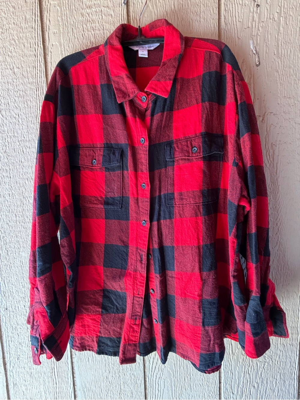 Old Navy Red & Black Buffalo Plaid Flannel Button-Up Shirt